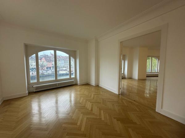 BUREAUX à VENDRE de 321 m²