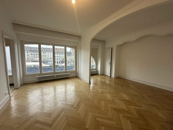 BUREAUX à VENDRE de 321 m²