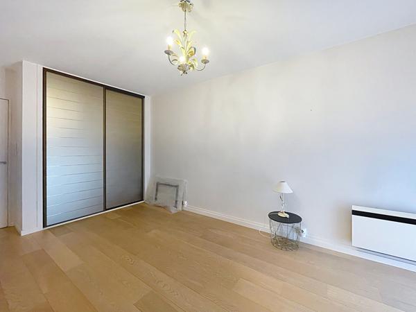 SAINT SEBASTIEN SUR LOIRE BORDS DE LOIRE APPARTEMENT 2 CHAMBRES BALCON STATIONNEMENT