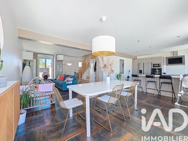 Maison à vendre 6 pièces 158 m² Saint-Fargeau-Ponthierry