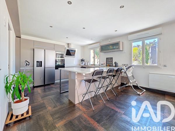 Maison à vendre 6 pièces 158 m² Saint-Fargeau-Ponthierry