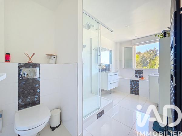 Maison à vendre 6 pièces 158 m² Saint-Fargeau-Ponthierry