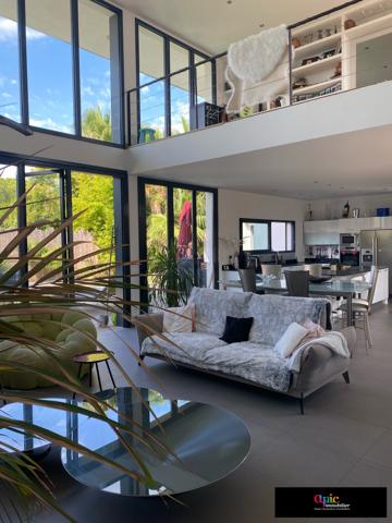 Villa contemporaine 220 m ² / 639 m²