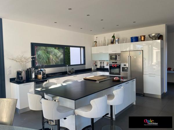 Villa contemporaine 220 m ² / 639 m²