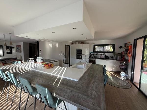 Maison contemporaine-6 pièces-piscine-garage