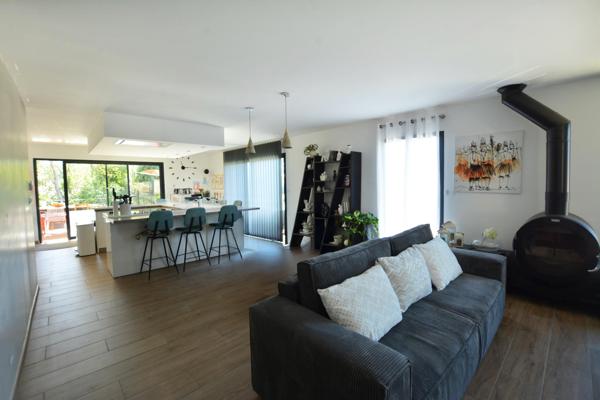 Maison contemporaine-6 pièces-piscine-garage