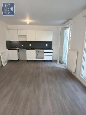 Appartement à louer 3 pièces 65.76m² Le Blanc-Mesnil (93150)