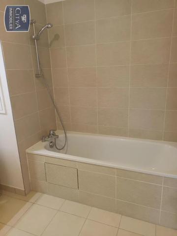 Appartement à louer 3 pièces 65.76m² Le Blanc-Mesnil (93150)