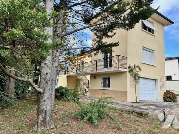 Belle maison familiale de 166 m² environ sur un terrain de 1 274 m²