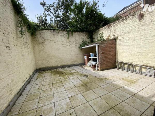 AMIENS - SAINT-ACHEUL - MAISON AMIENOISE 112 m² - 4 CHAMBRES - COUR