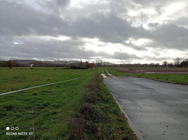 Terrain à SAINT-LAURENT-DES-VIGNES, 24100 - 2500m²