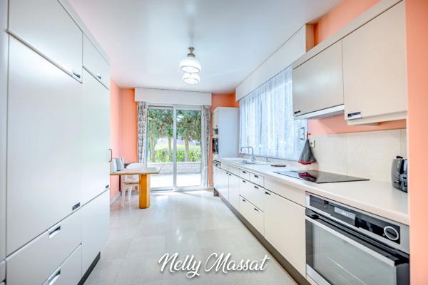 Maison à vendre 9 pièces BASSENS (73) - 380 M2 - garage, jardin