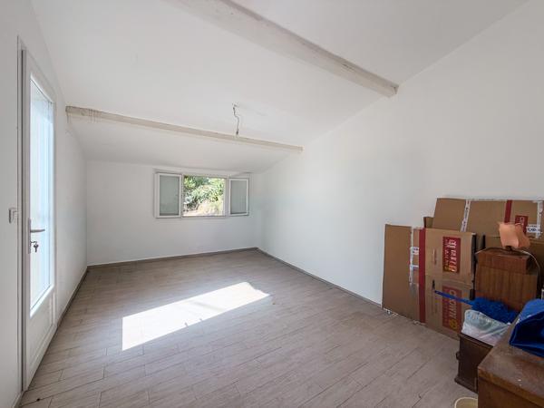 Maison T4 de 60 m² avec terrain de 1 117 m² et vérandas