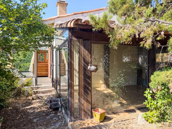Maison T4 de 60 m² avec terrain de 1 117 m² et vérandas