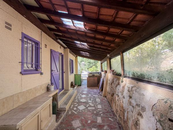Maison T4 de 60 m² avec terrain de 1 117 m² et vérandas