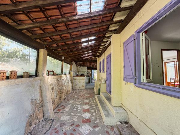 Maison T4 de 60 m² avec terrain de 1 117 m² et vérandas