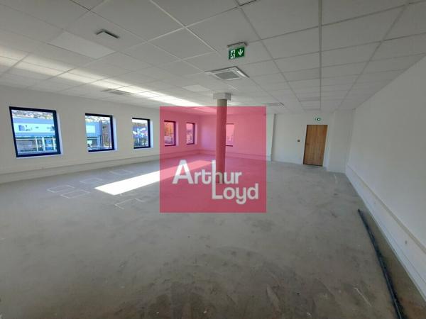 BUREAUX + TERRASSE A LOUER 95M² COURNON D'AUVERGNE PROGRAMME NEUF
