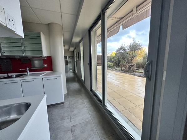 Locaux professionnels pour un usage médical d'environ 200 m2 - A VENDRE et à proximité immédiate de la Clinique de l'ARCHETTE à OLIVET (Sud Loire)