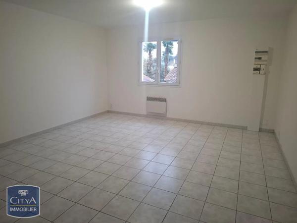 Appartement à louer 2 pièces 53m² Villeneuve-sur-Lot (47300)