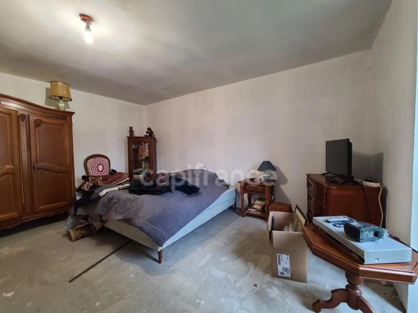 Maison en pierre rénovée avec potentiel à exploiter CRESSE (17)