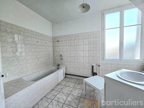 Vente
                Immeuble293 m² - 4 Pièces -
                    TOURS (37100)