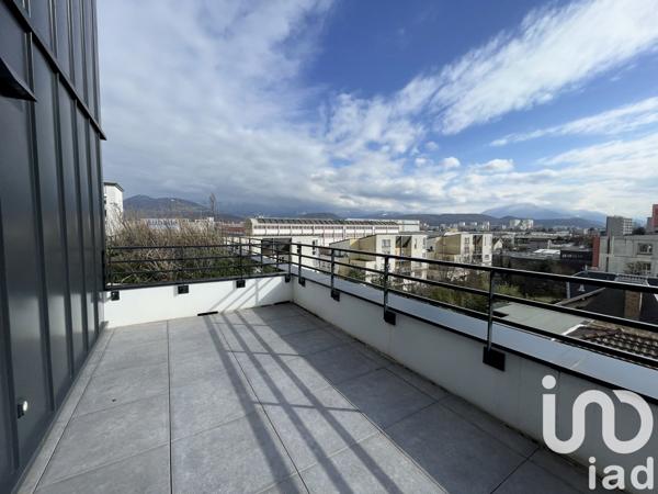 Appartement 4 pièces de 89 m² à Grenoble (38100)