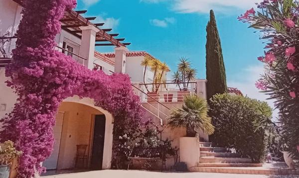 Maison Bandol 8 pièce(s) 204.5 m2, vue  panoramique mer et baie