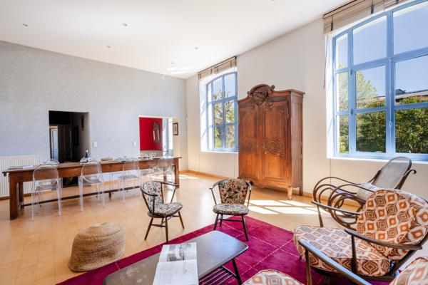 Maison
                                                                                                                                                                                                                                                                                                                        7 pièce(s)                                                                                                                                                                                                          4 chambre(s)                                                                                                                                                                                                          212  m²
