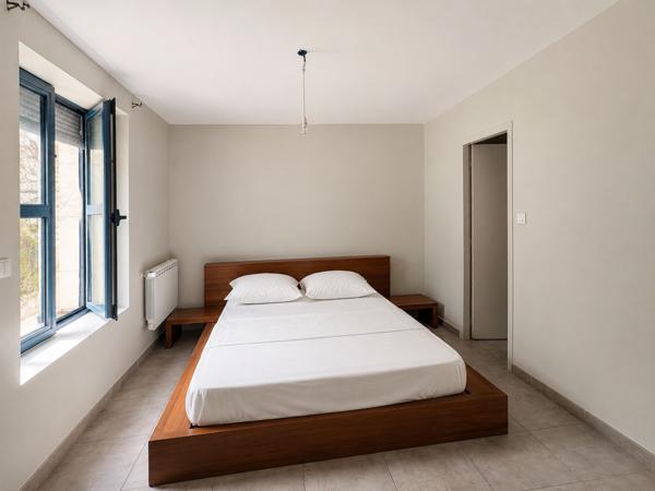 Maison
                                                                                                                                                                                                                                                                                                                        7 pièce(s)                                                                                                                                                                                                          4 chambre(s)                                                                                                                                                                                                          212  m²