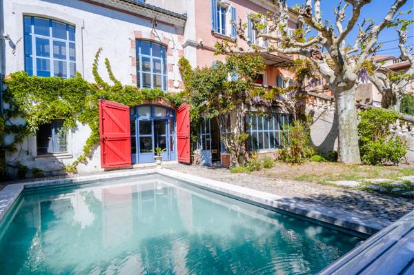 Maison
                                                                                                                                                                                                                                                                                                                        7 pièce(s)                                                                                                                                                                                                          4 chambre(s)                                                                                                                                                                                                          212  m²