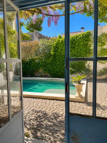 Maison
                                                                                                                                                                                                                                                                                                                        7 pièce(s)                                                                                                                                                                                                          4 chambre(s)                                                                                                                                                                                                          212  m²