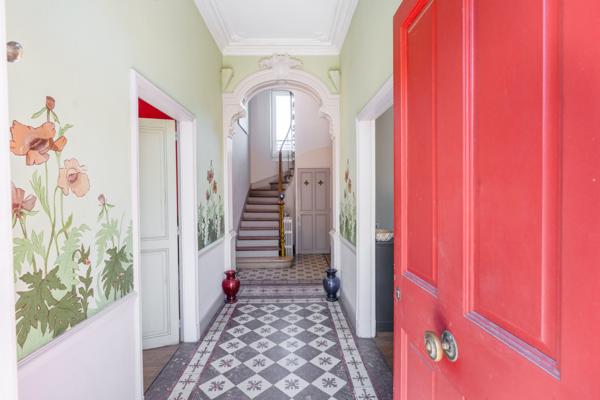 Maison
                                                                                                                                                                                                                                                                                                                        7 pièce(s)                                                                                                                                                                                                          4 chambre(s)                                                                                                                                                                                                          212  m²