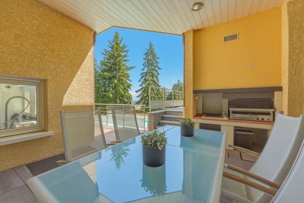 Vente Maison de luxe Divonne-les-Bains 9 Pièces 416.89 m²