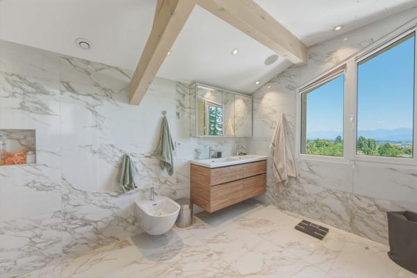 Vente Maison de luxe Divonne-les-Bains 9 Pièces 416.89 m²
