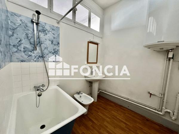 Location Appartement 2 pièces 53.9 m² - 104 COURS JEAN JAURES Grenoble 38000