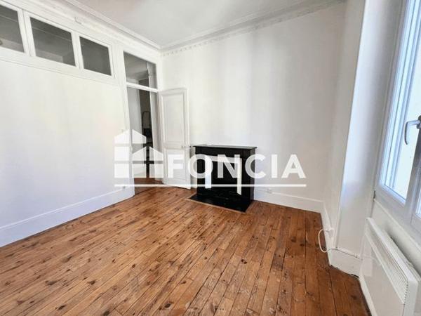 Location Appartement 2 pièces 53.9 m² - 104 COURS JEAN JAURES Grenoble 38000