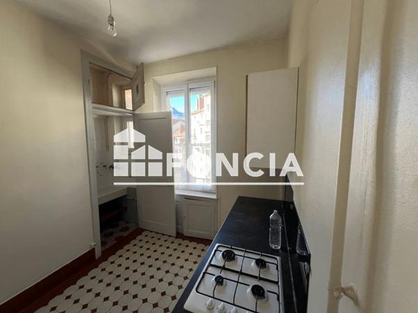 Location Appartement 2 pièces 53.9 m² - 104 COURS JEAN JAURES Grenoble 38000