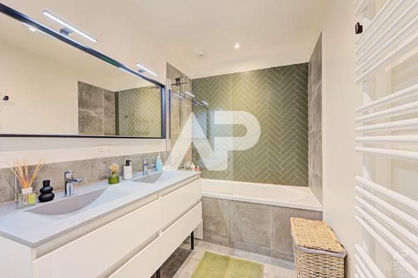 Appartement Rueil Malmaison 5 pièce(s) 117.15 m² 1 150 000 € **  - Référence  20067