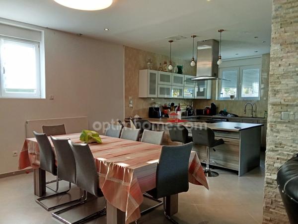 BELLE MAISON LUMINEUSE DE 162m2 -6 PIECES proche de toutes commodités à CHALETTE SUR LOING