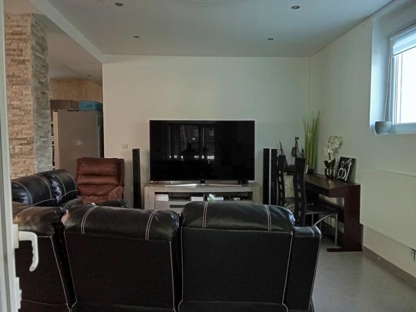 BELLE MAISON LUMINEUSE DE 162m2 -6 PIECES proche de toutes commodités à CHALETTE SUR LOING