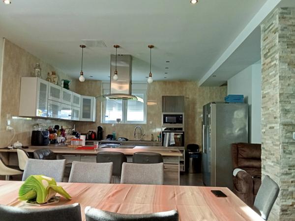 BELLE MAISON LUMINEUSE DE 162m2 -6 PIECES proche de toutes commodités à CHALETTE SUR LOING