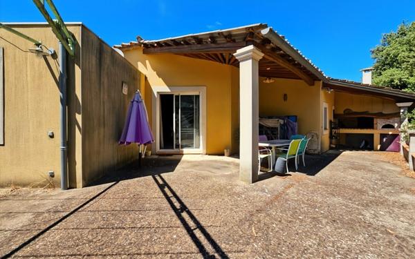 Maison à vendre    5 pièces •  Sainte-Anastasie