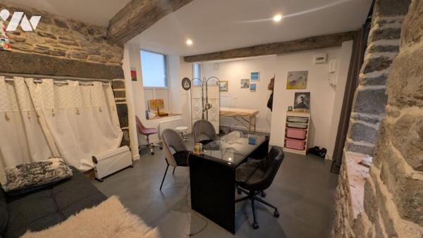 Immeuble centre villedieu avec local commercial et appartement loués