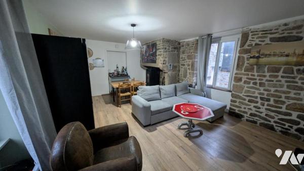 Immeuble centre villedieu avec local commercial et appartement loués