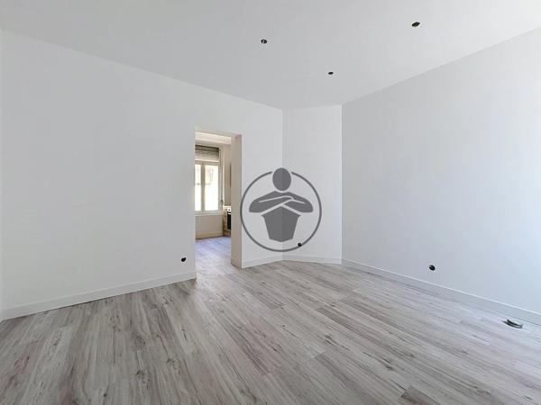 Location                                                      Maison
                        
                     2 pièces                      50 m2                     à Saint-Quentin