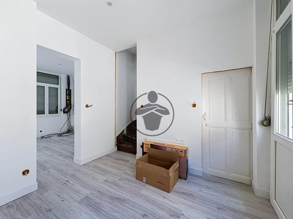 Location                                                      Maison
                        
                     2 pièces                      50 m2                     à Saint-Quentin