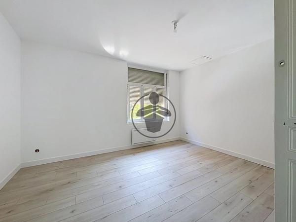 Location                                                      Maison
                        
                     2 pièces                      50 m2                     à Saint-Quentin
