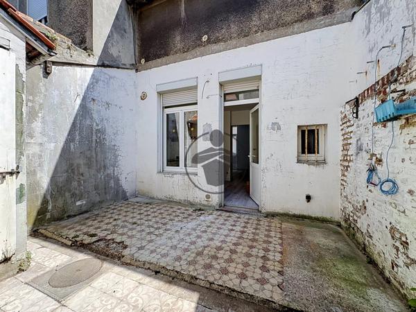 Location                                                      Maison
                        
                     2 pièces                      50 m2                     à Saint-Quentin