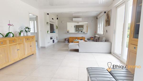 Maison familiale rénovée de 152m2 avec jacuzzi et vue sur la campagne