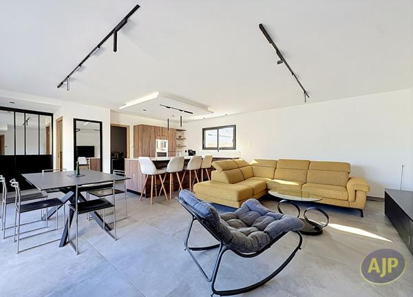 Maison à vendre Challans - 5 pièces, 107m² avec 3 chambre(s) à 429 900€ - AJP Immobilier Challans